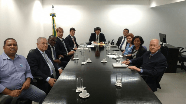 Reuniao da dívida.png